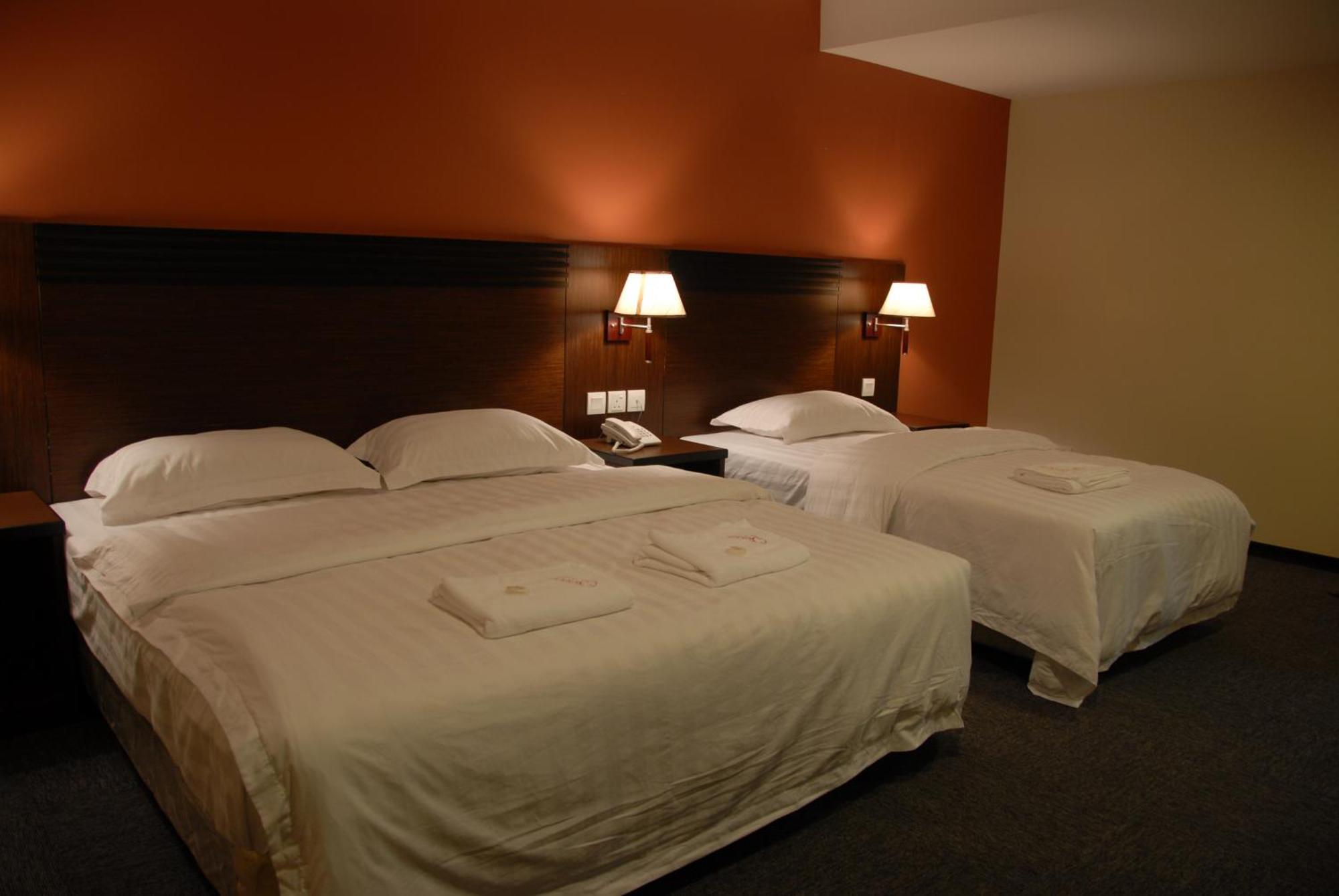 Queen Hotel Keningau Екстер'єр фото